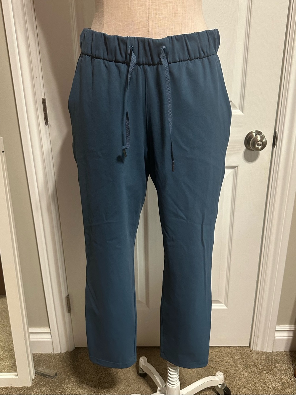 lululemon athletica Women's Drawstring Joggers in Teal Blue